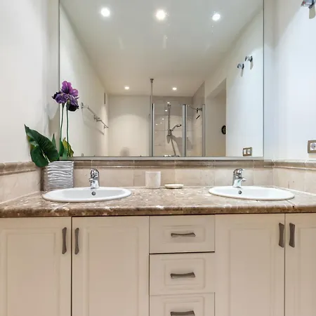 Pelicar 0-5 Sea View 2b بالم مار