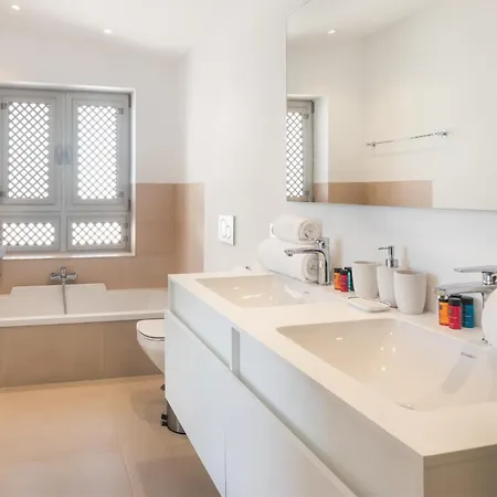 Pelicar 0-5 Sea View 2b بيت للعطل